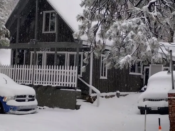 2667 Hunsaker Dr, Running Springs, CA 92382