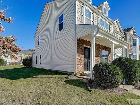 2nd image of 1304 Cozart St Unit 301