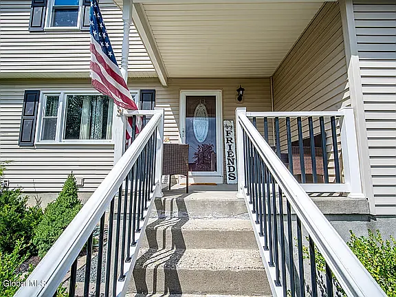 3 bed, 1903 sqft, $3,290 — Photo 3