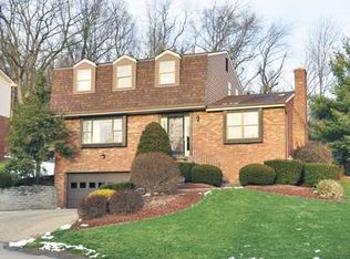 702 Reamer Dr, Carnegie, PA