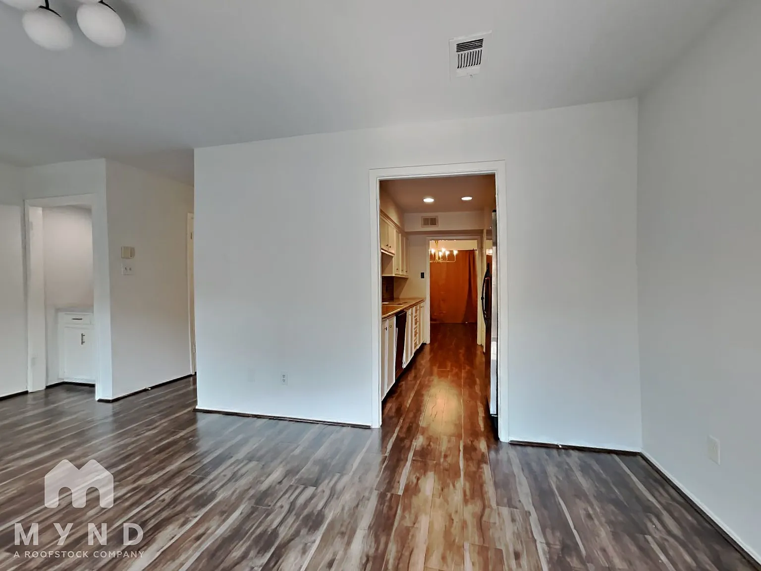 3 bed, 2.5 bath, 1728 sqft, $1,885 — Photo 4