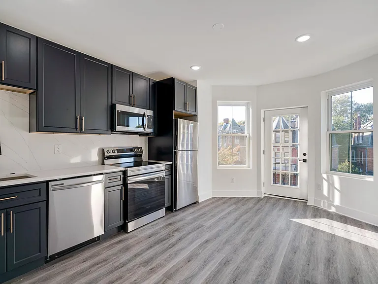 4735 Hazel Ave #3F — Photo 1