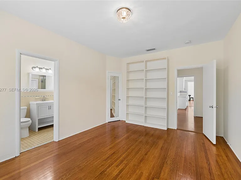 2514 E Granada Blvd — Photo 23