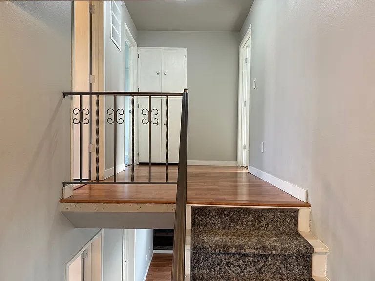 204 Hillcrest Dr — Photo 14