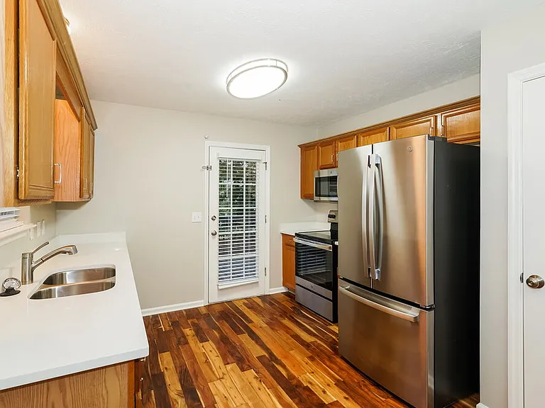 452 Cedar Park Cir — Photo 6