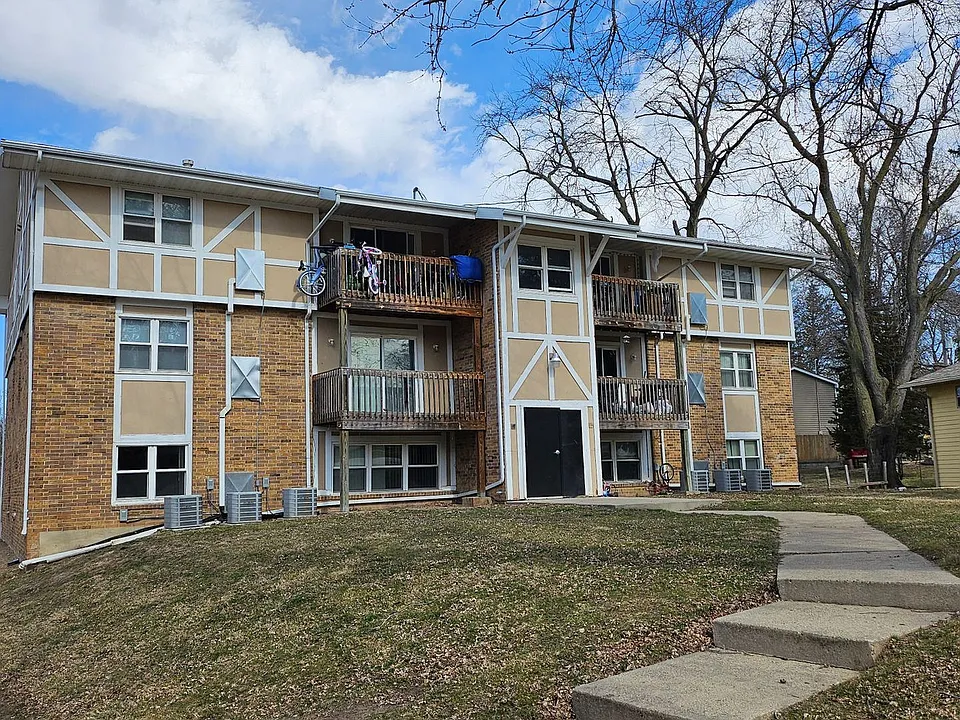 1195 NW Aurora Avenue Apartments