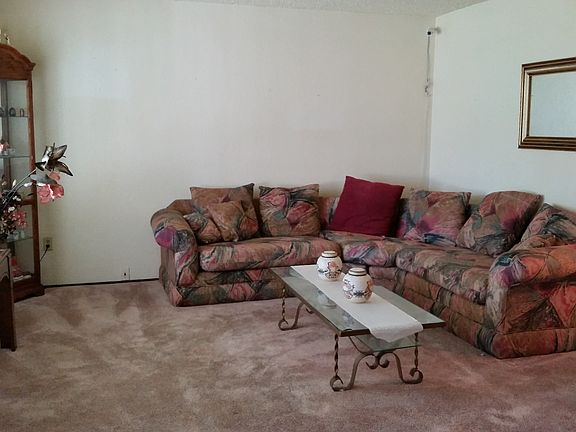 4th image of 10121 Country Way