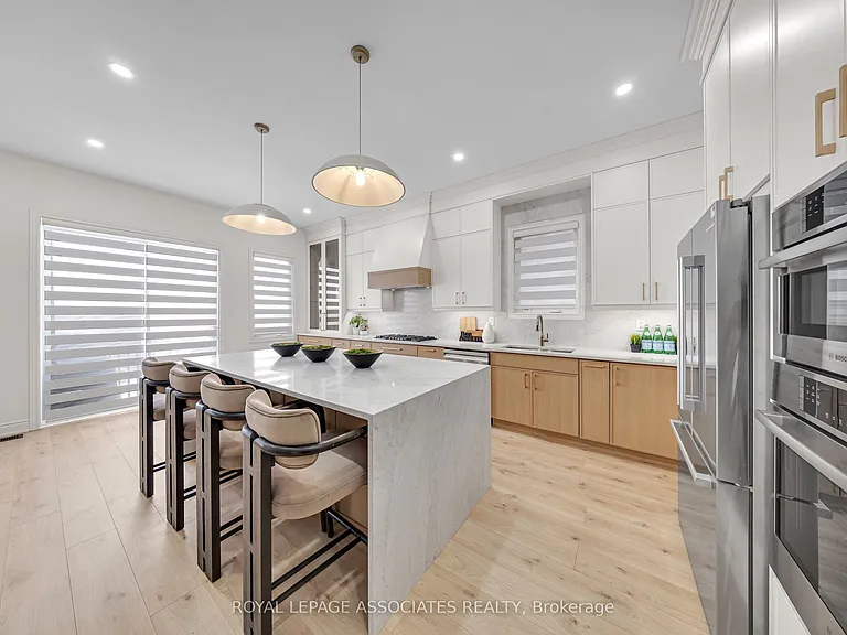 2215 Beckman Cres #UPPER — Photo 15