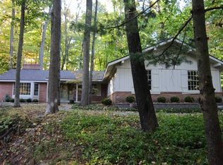 34043 Quaker Valley Rd, Farmington Hills, MI 48331