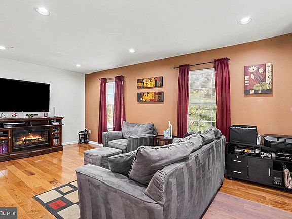 4th image of 6513 Ridgeborne Dr