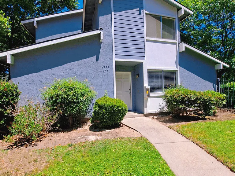 4779 N Cedar Ave #101 — Photo 2