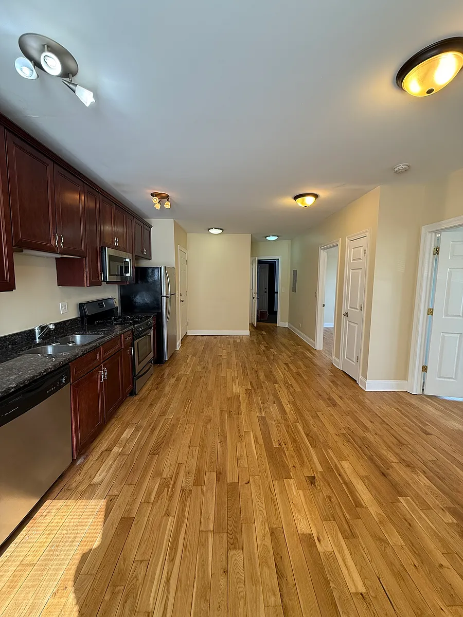 Building Photo - 4542 W George St #2F