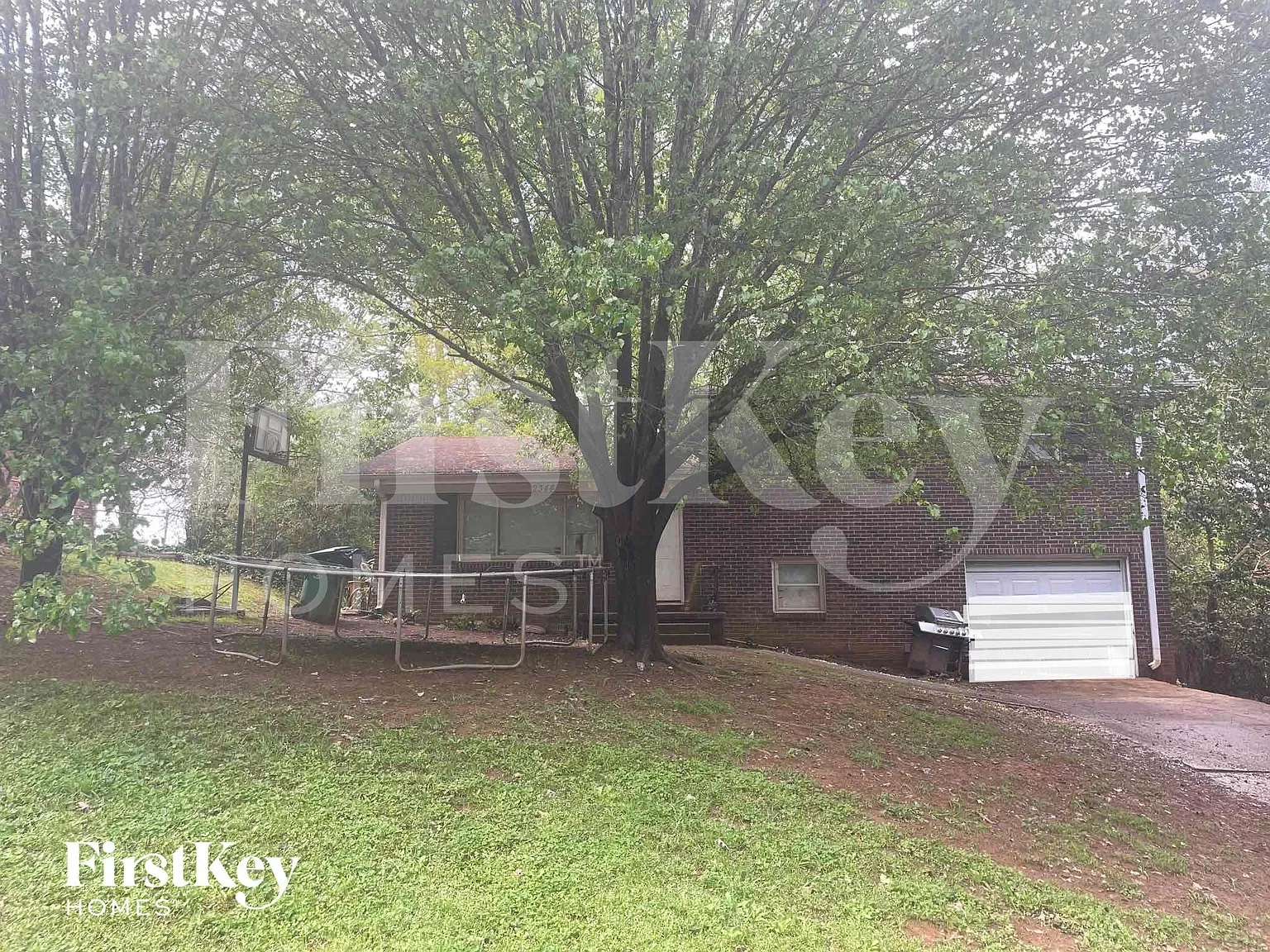 4 bed, 2.0 bath, 1550 sqft, $2,100 — Photo 1