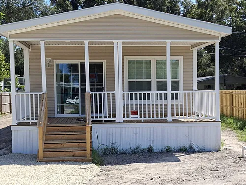114 Emerald Ave N Photo 1