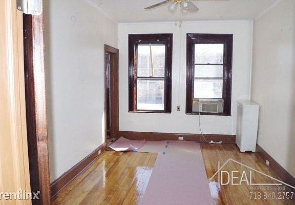 2nd image of 513 Park Pl #4
