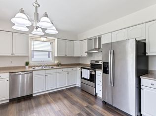 W56N479 Highland Dr, Cedarburg, WI 53012