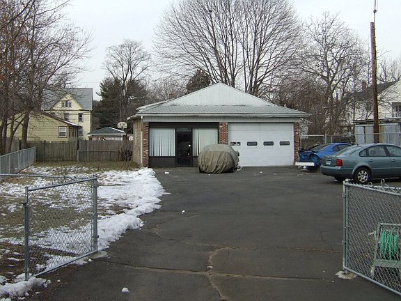 Garage/Office and backyard