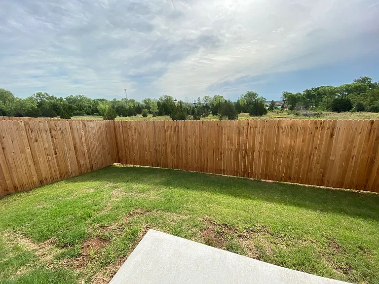 12010 Rhya Ln — Photo 37