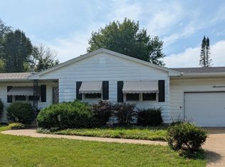 1732 Monterey Ct, Bettendorf, IA 52722