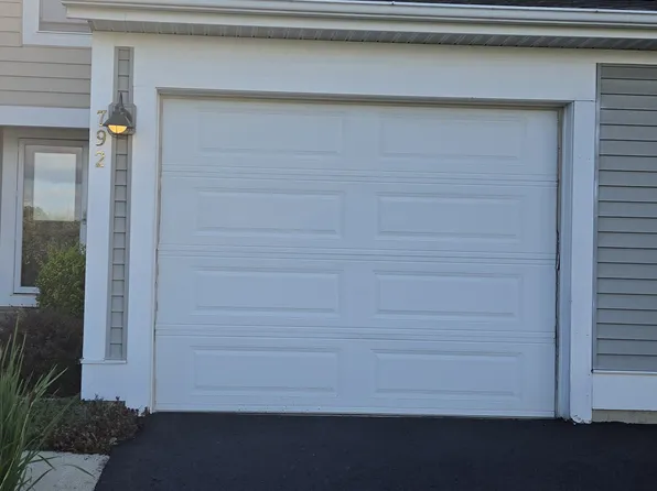 792 Stevenspoint Dr SE #792, Byron Center, MI 49315