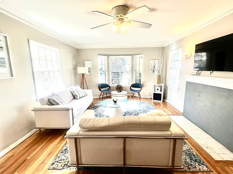 1700 Glendon Ave — Photo 2