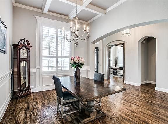 4th image of 905 Lyndsey Way