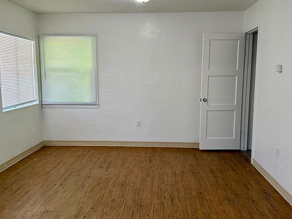 3rd image of 13927 Highway Ave
