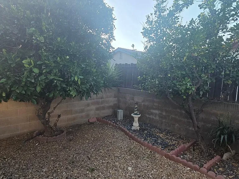 2208 El Grande St — Photo 2