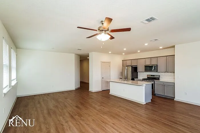 13709 McArthur Dr — Photo 5