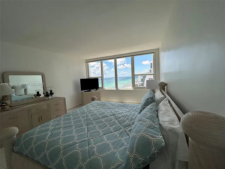 3505 S Ocean Dr #1514 — Photo 21