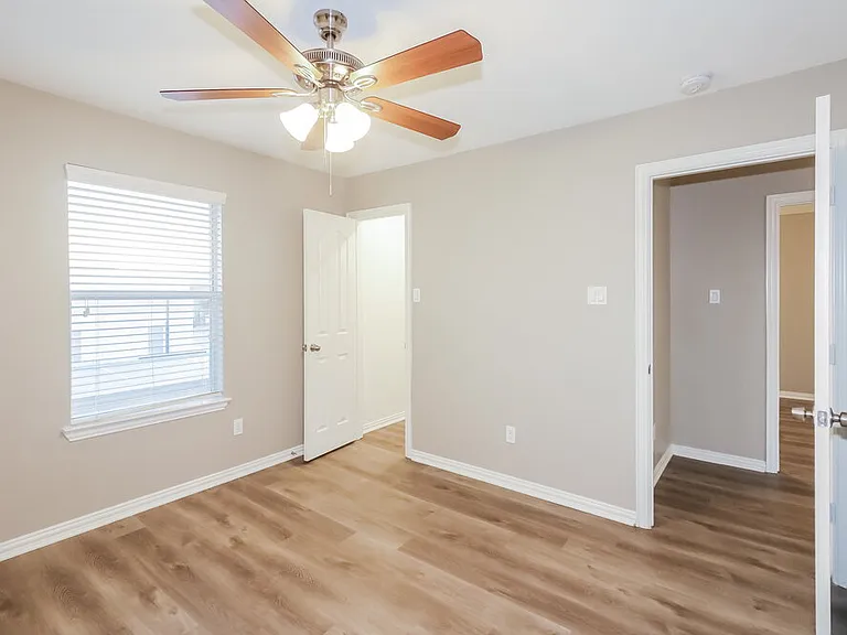 8414 Parapet Pl — Photo 14