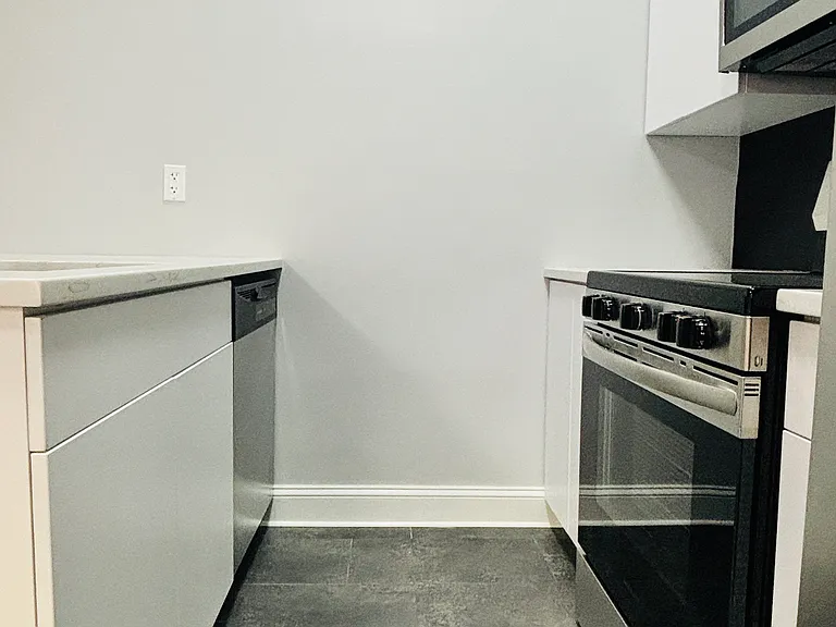 1104 Pine St #4 — Photo 3