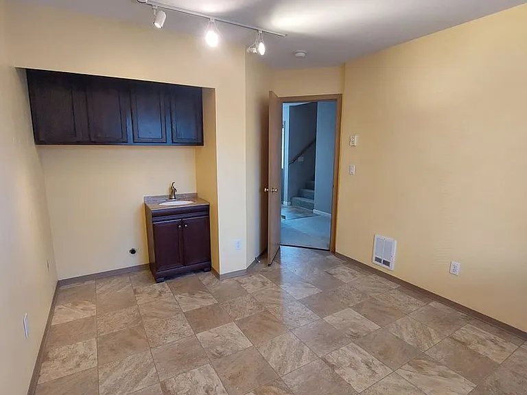 1703 Texas St — Photo 8