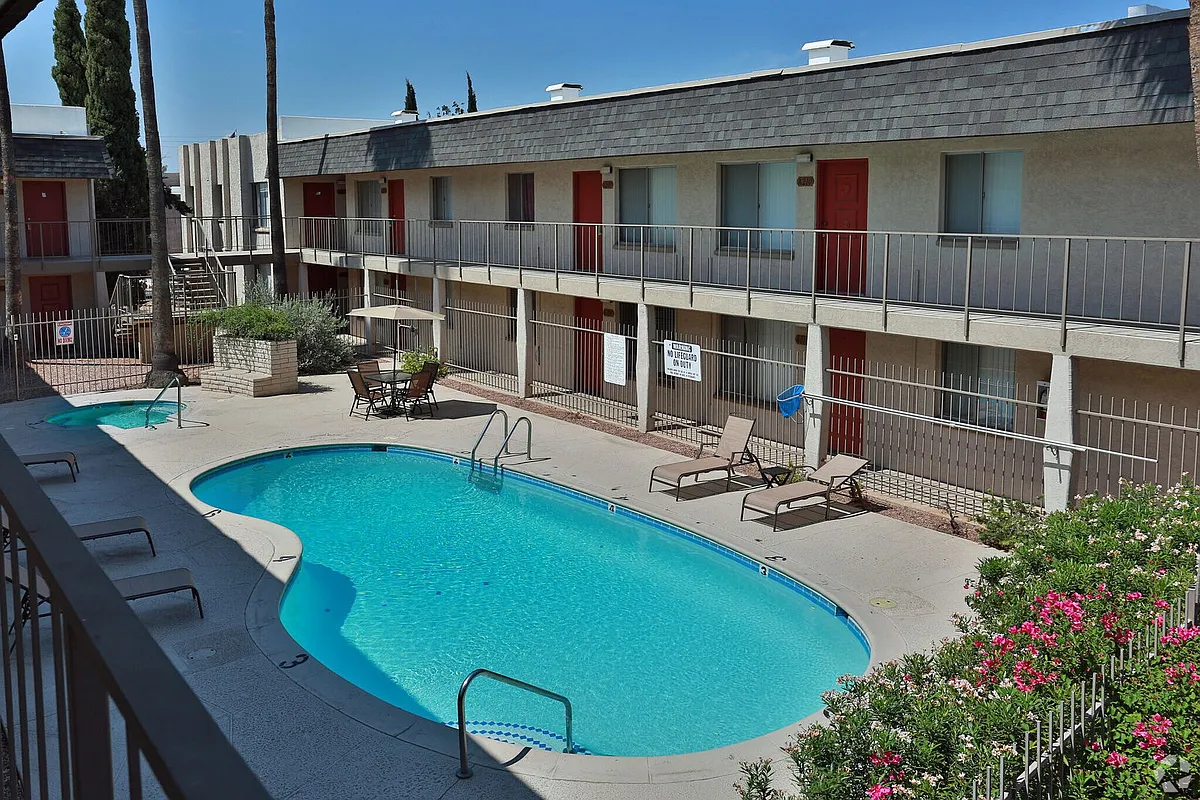 Building Photo - Waters Edge Apartments