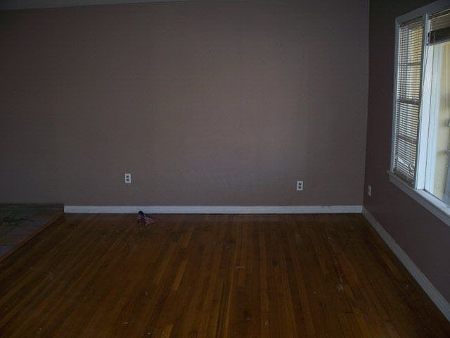 2nd image of 1414 E 35th St