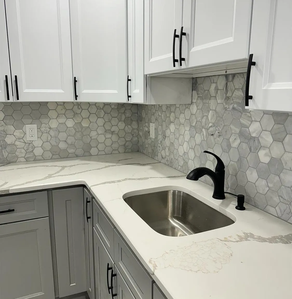 3 bed, 1.0 bath, 2628 sqft, $2,450 — Photo 3