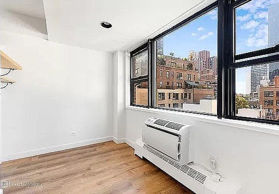 5th image of 320 E 54th St APT 10H