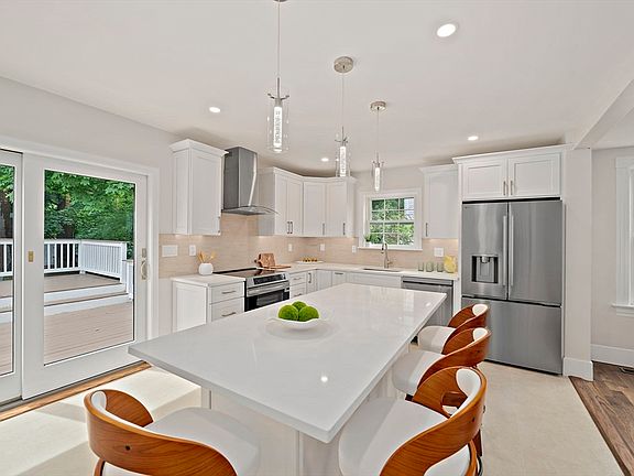 4th image of 20 Hodges St