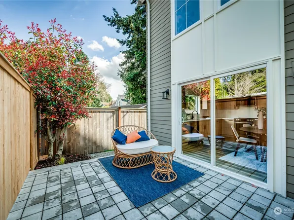 7028 Cleopatra Place NW, Seattle, WA 98117
