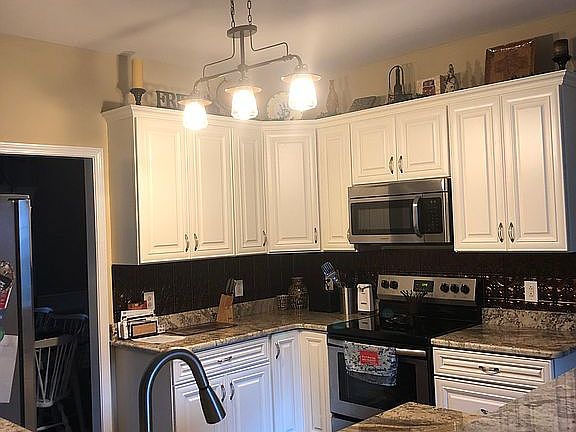3rd image of 2523 Patricia Cir