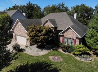 1712 Aster Ln, Godfrey, IL 62035