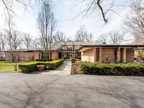 1800 Shore Acres Dr, Lake Bluff, IL 60044