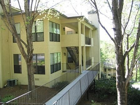1st image of 606 Lismore SE