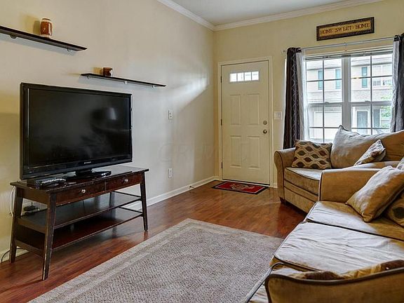 3rd image of 1223 Park Dr
