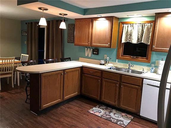 2nd image of 93 Crestwood Cir