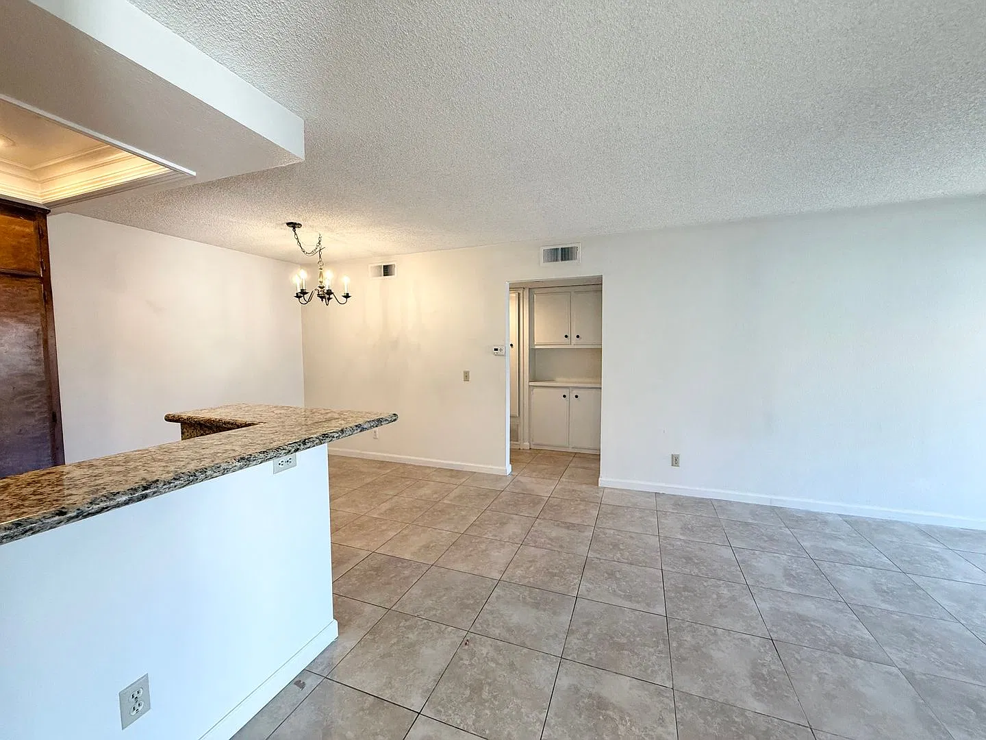 Charming 1 Bed 1 Bath in a gated community. — Photo 4