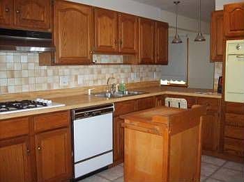2nd image of 380 Hawthorne Ln