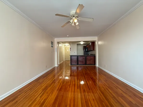 8825 153rd St APT 3B, Jamaica, NY 11432