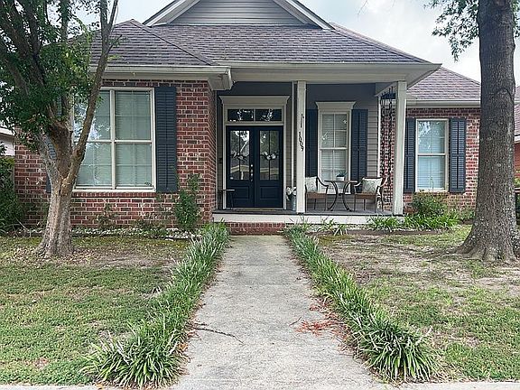2nd image of 1009 Southlake Cir