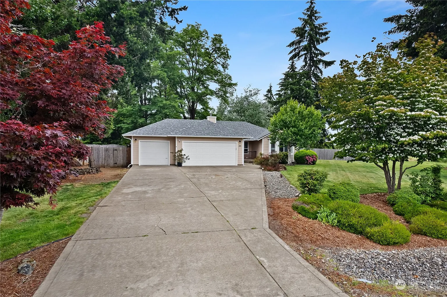 21 SE Mya Lane photo 1
